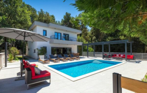 Villa Stribor near Medulin for 8 people with private pool - only 1 km from the beach
